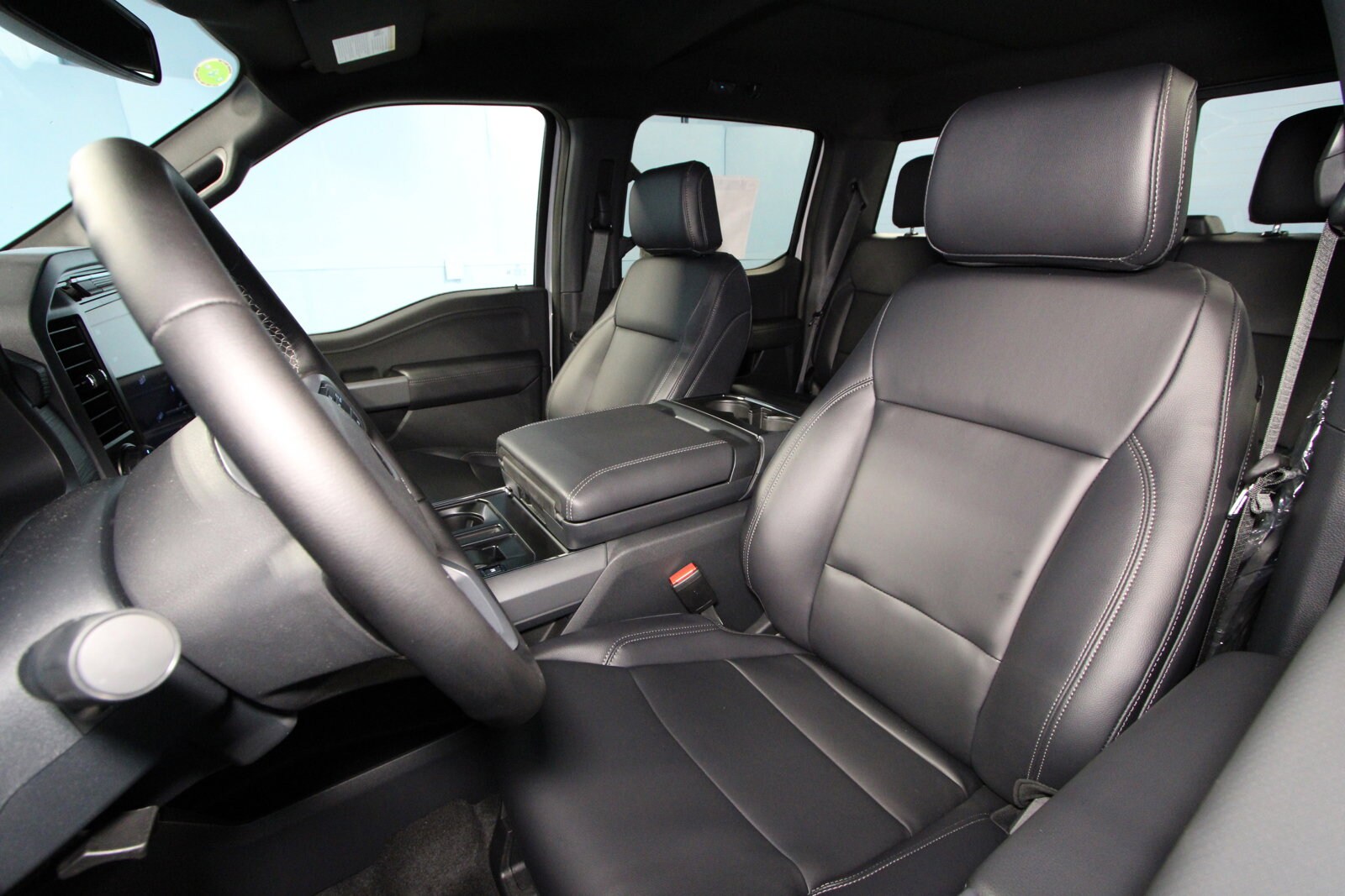 2025 Ford F-150 XLT photo 3