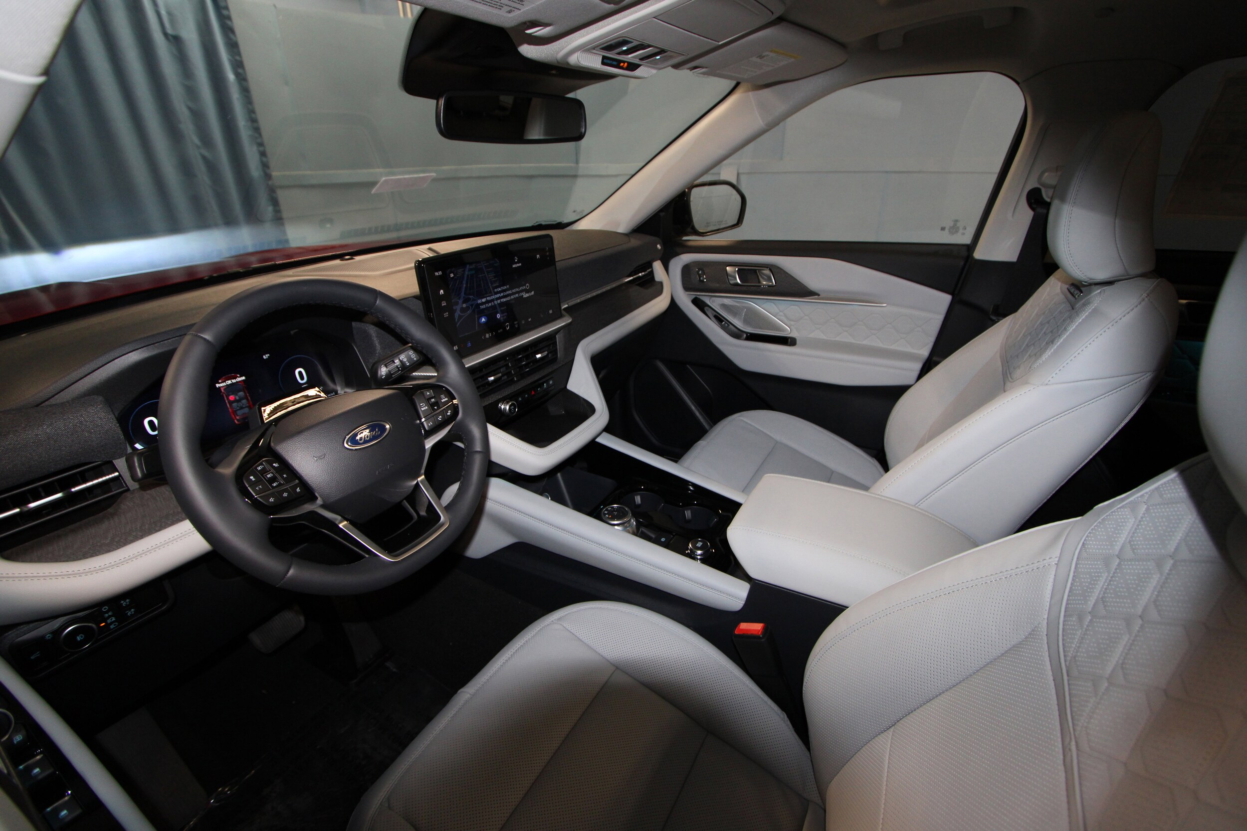 2026 Ford Explorer Platinum photo 3