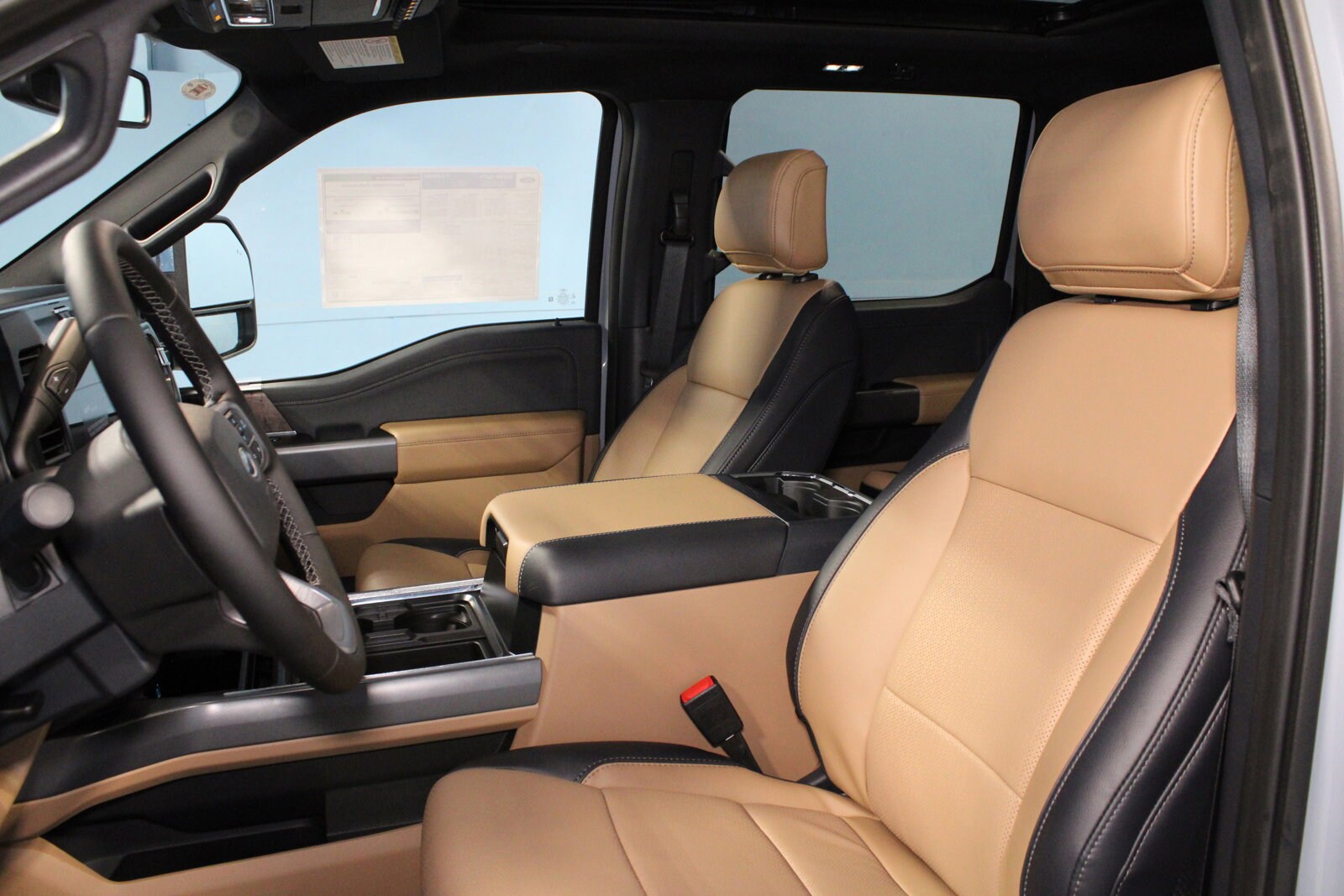 2025 Ford F-350 Lariat photo 3