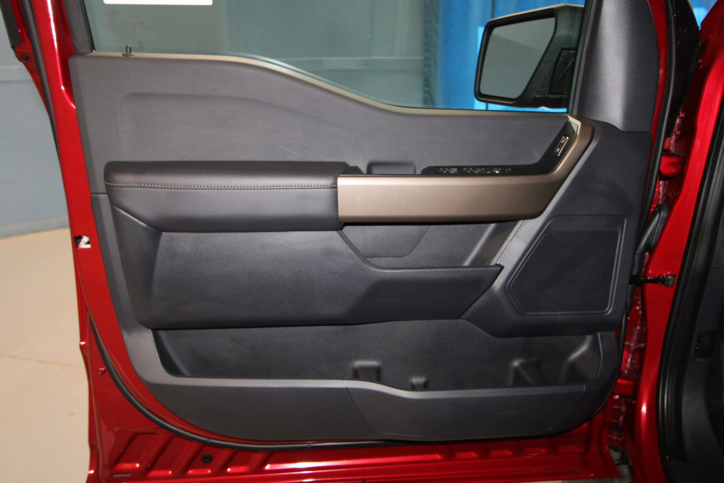 2025 Ford F-150 STX photo 4