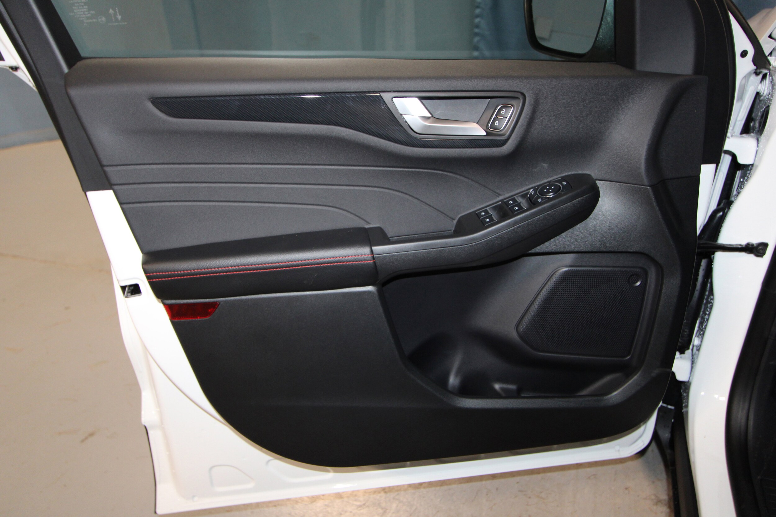 2026 Ford Escape ST-Line Select photo 4