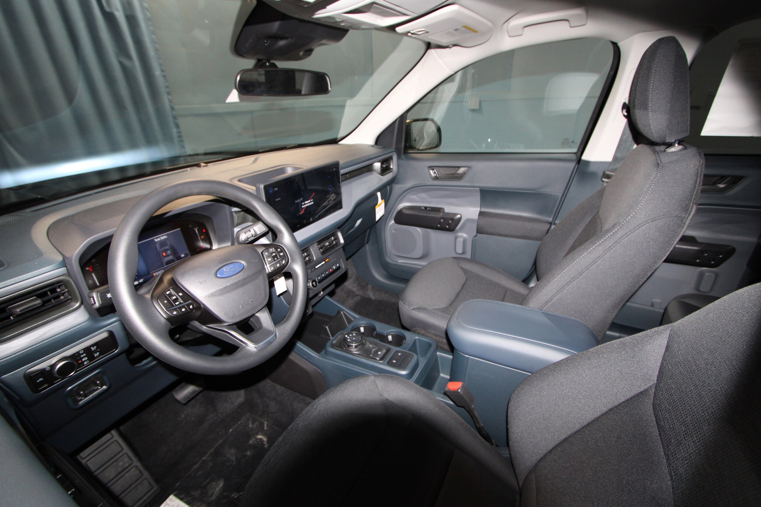 2025 Ford Maverick XL photo 2