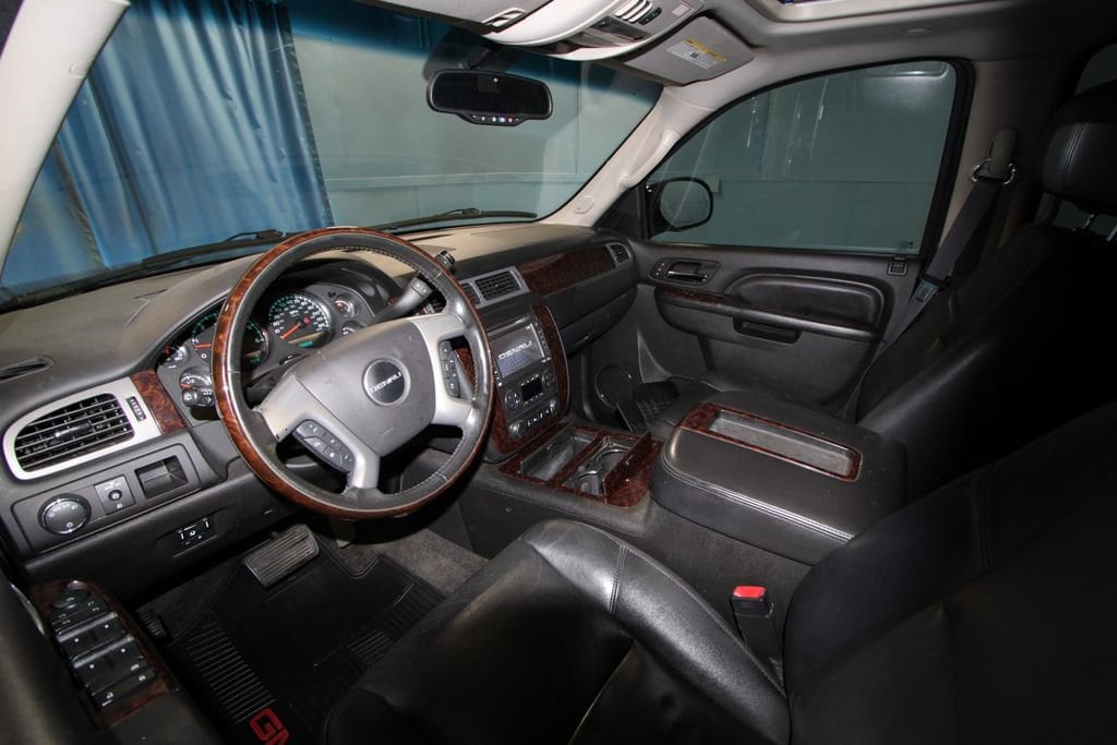 Used 2014 GMC Yukon XL Denali with VIN 1GKS2MEF6ER105835 for sale in Evansville, IN