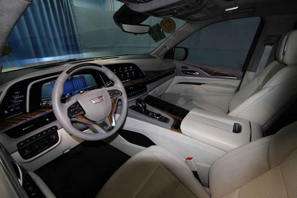 Used 2022 Cadillac Escalade Sport Platinum with VIN 1GYS4GKL2NR194718 for sale in Evansville, IN