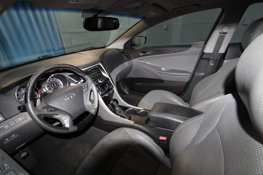 Used 2011 Hyundai Sonata SE with VIN 5NPEC4ACXBH115093 for sale in Evansville, IN