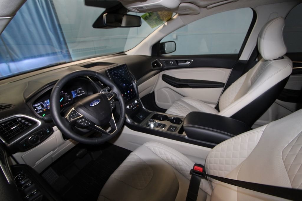 Used 2024 Ford Edge Titanium SUV
