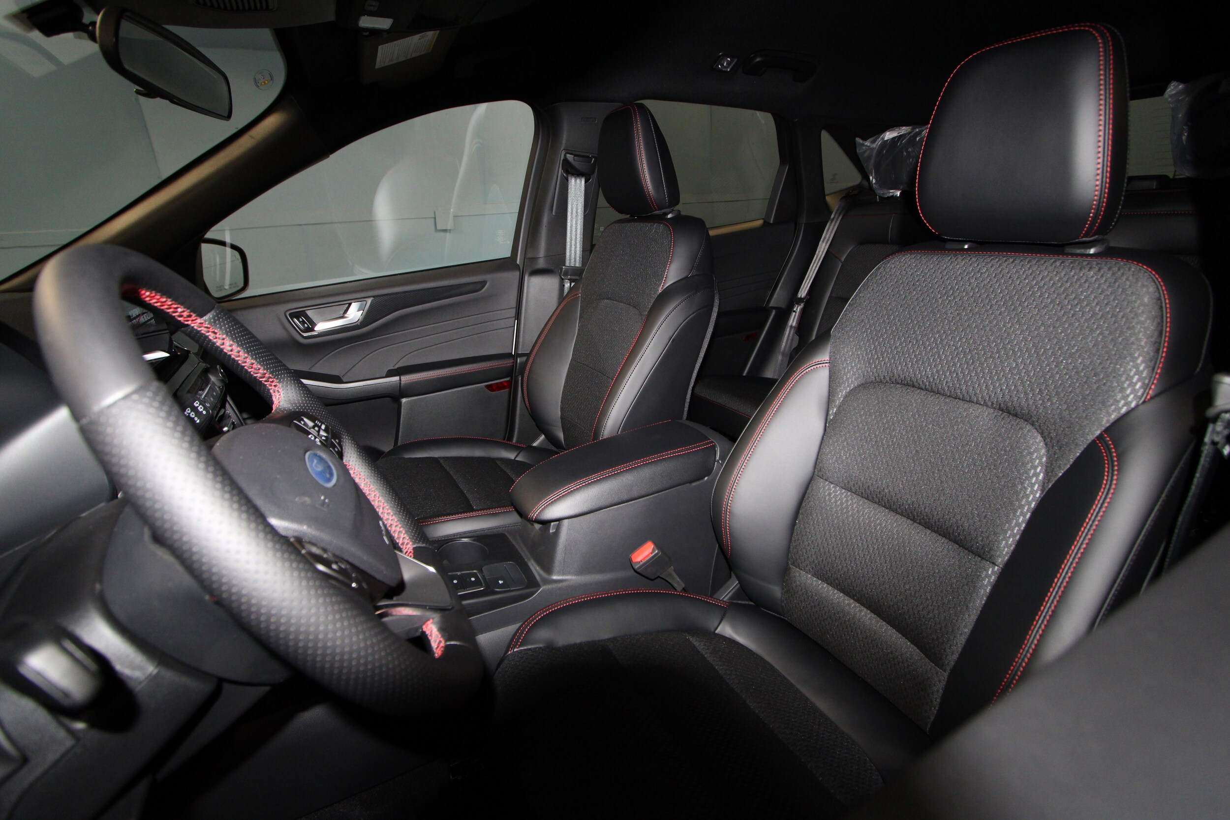 2026 Ford Escape ST-Line Select photo 3