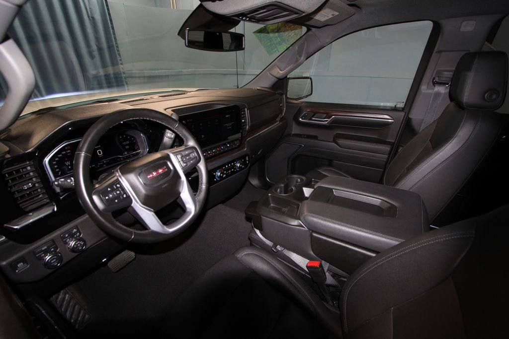 2024 Gmc Sierra 1500 SLT photo 2