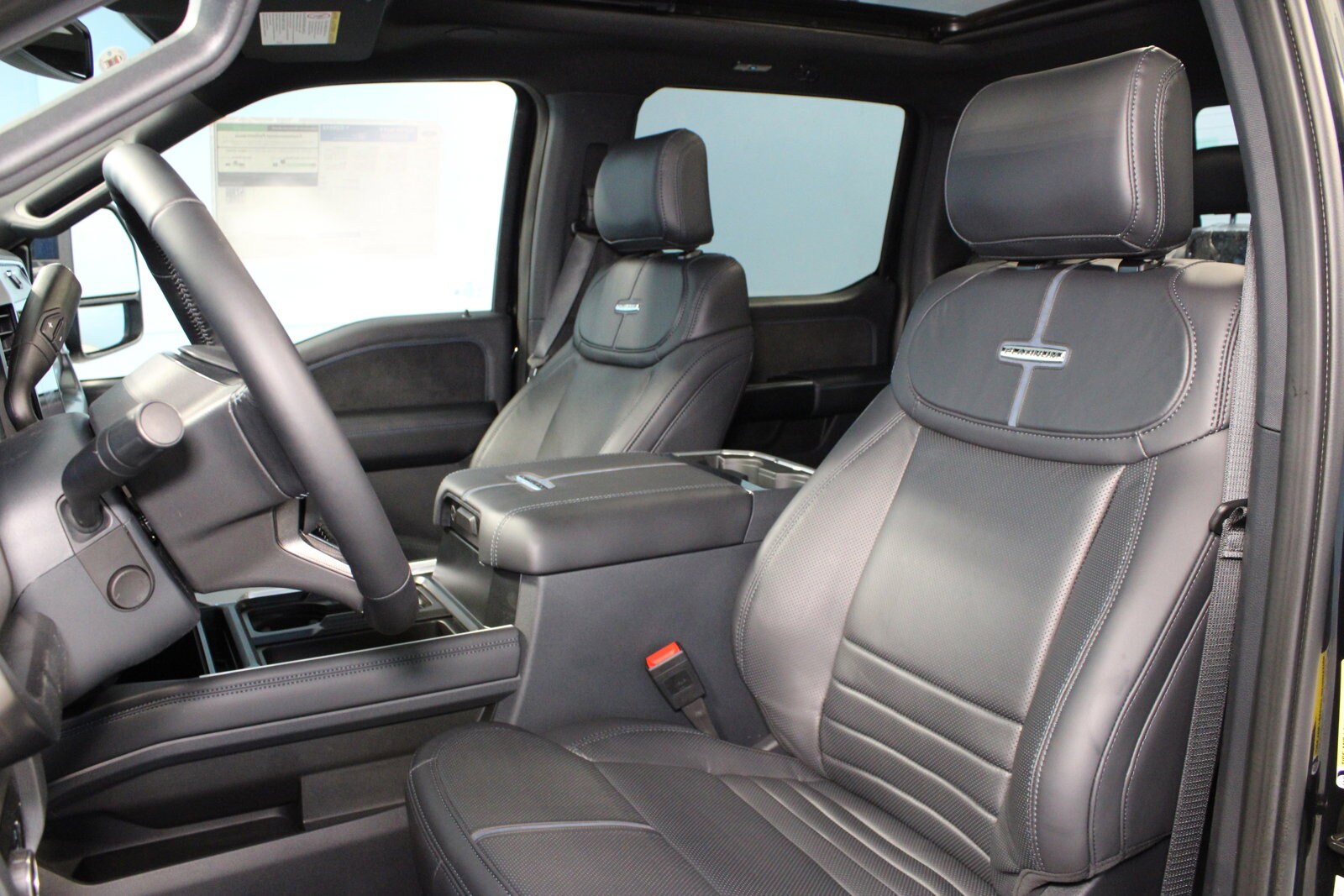 2025 Ford F-250 Platinum photo 3