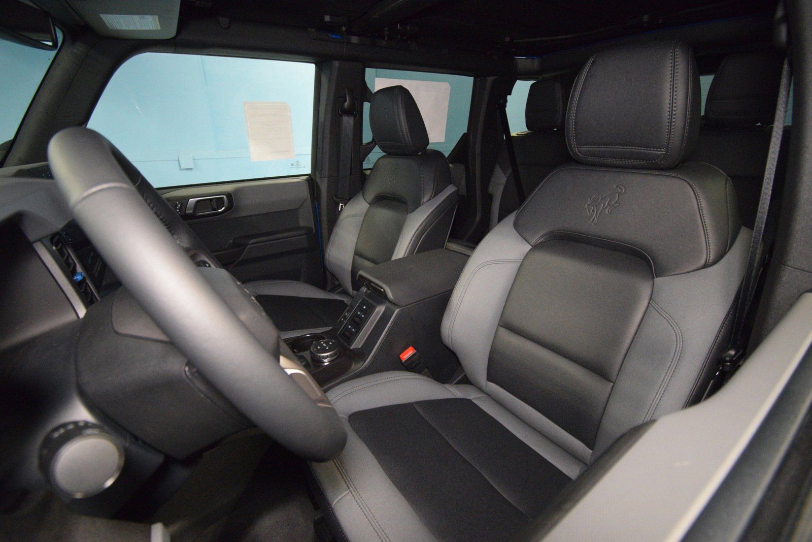 2024 Ford Bronco Black Diamond photo 3
