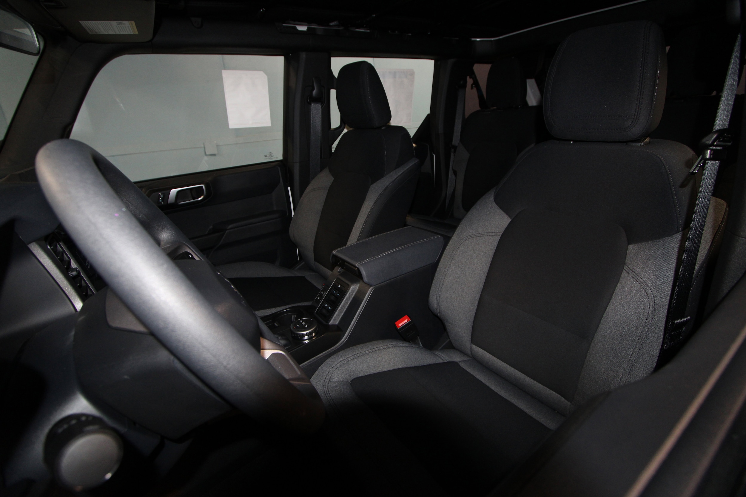 2025 Ford Bronco Base photo 4