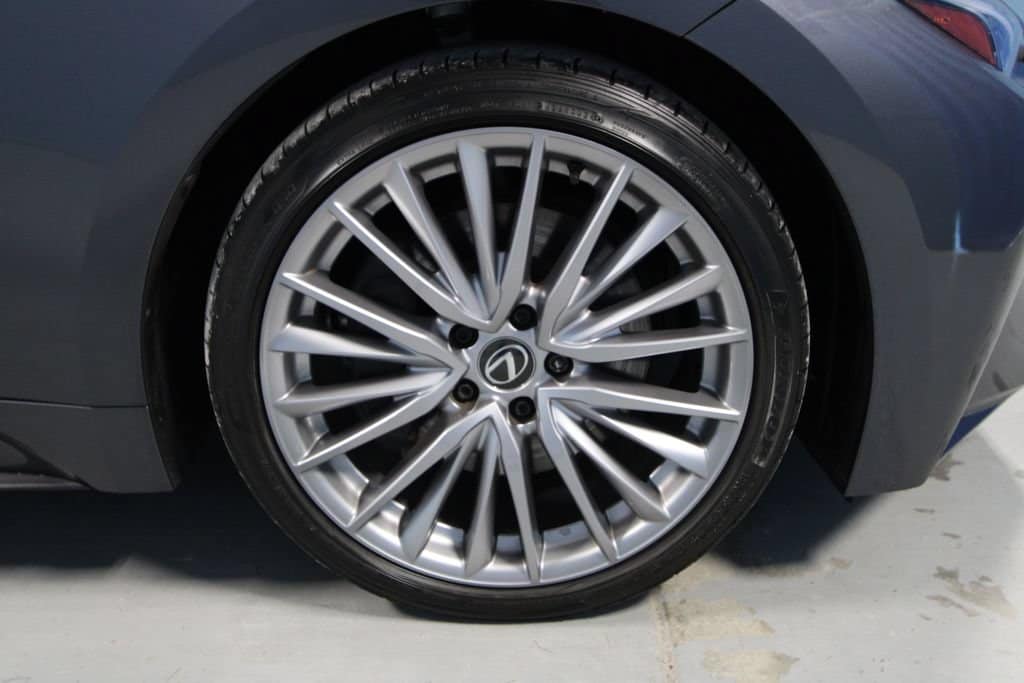 2024 Lexus IS 300 - Photo 35