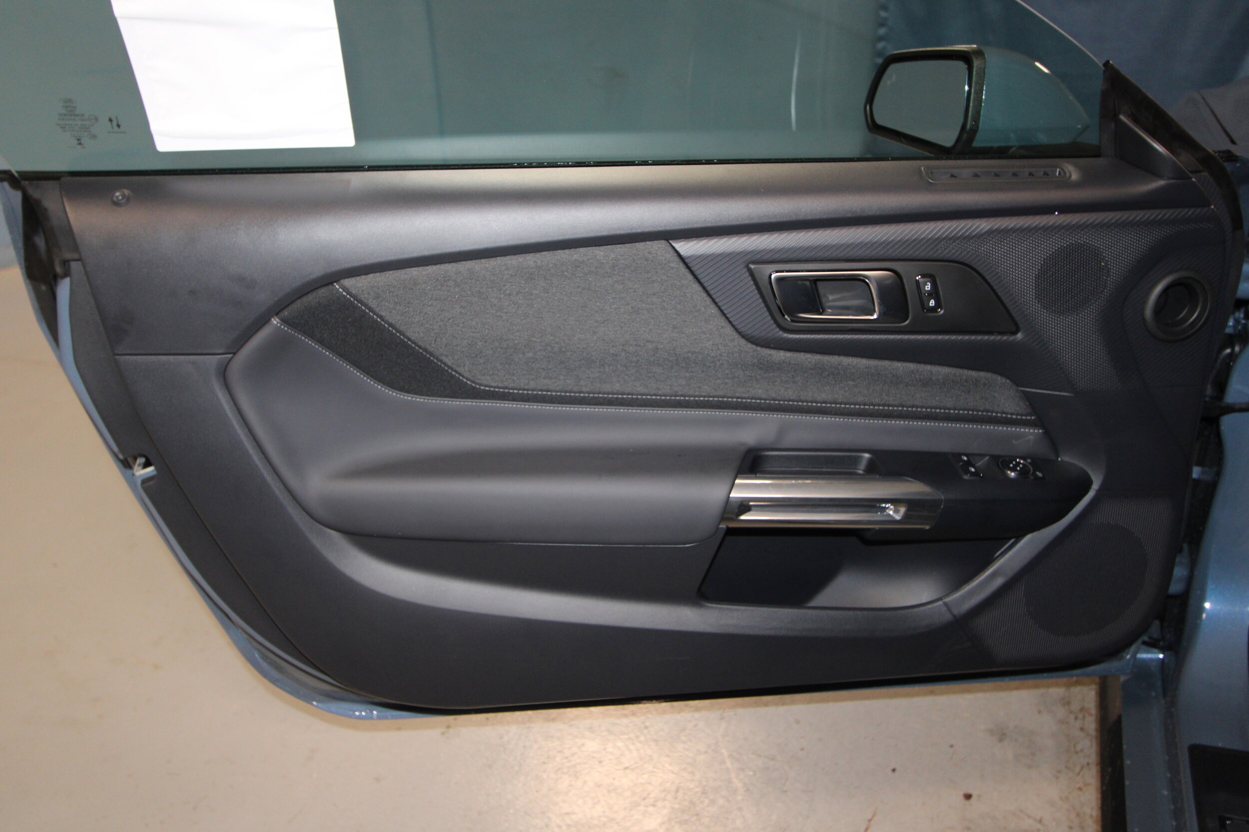 2026 Ford Mustang EcoBoost Premium photo 4