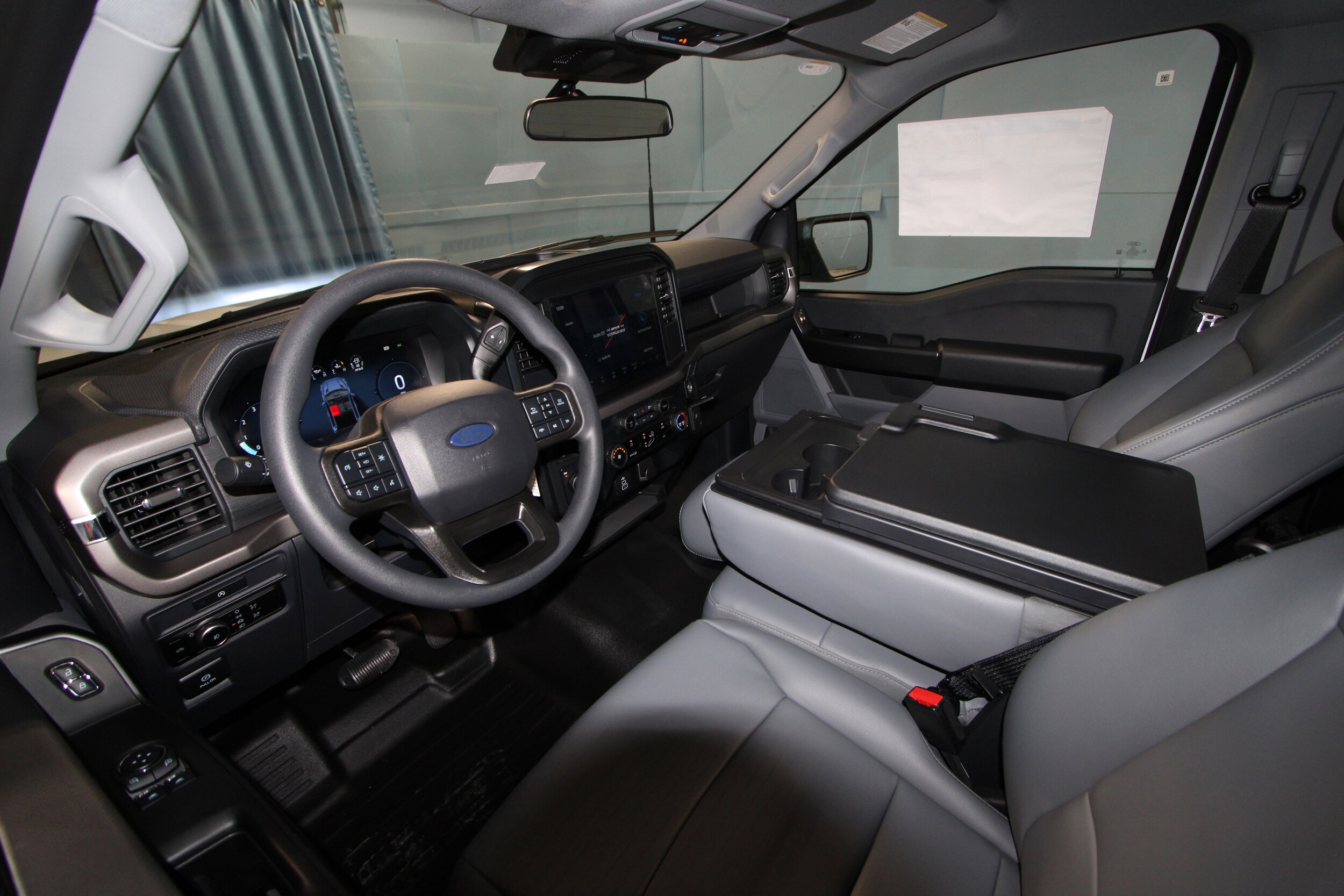 2025 Ford F-150 XL photo 2