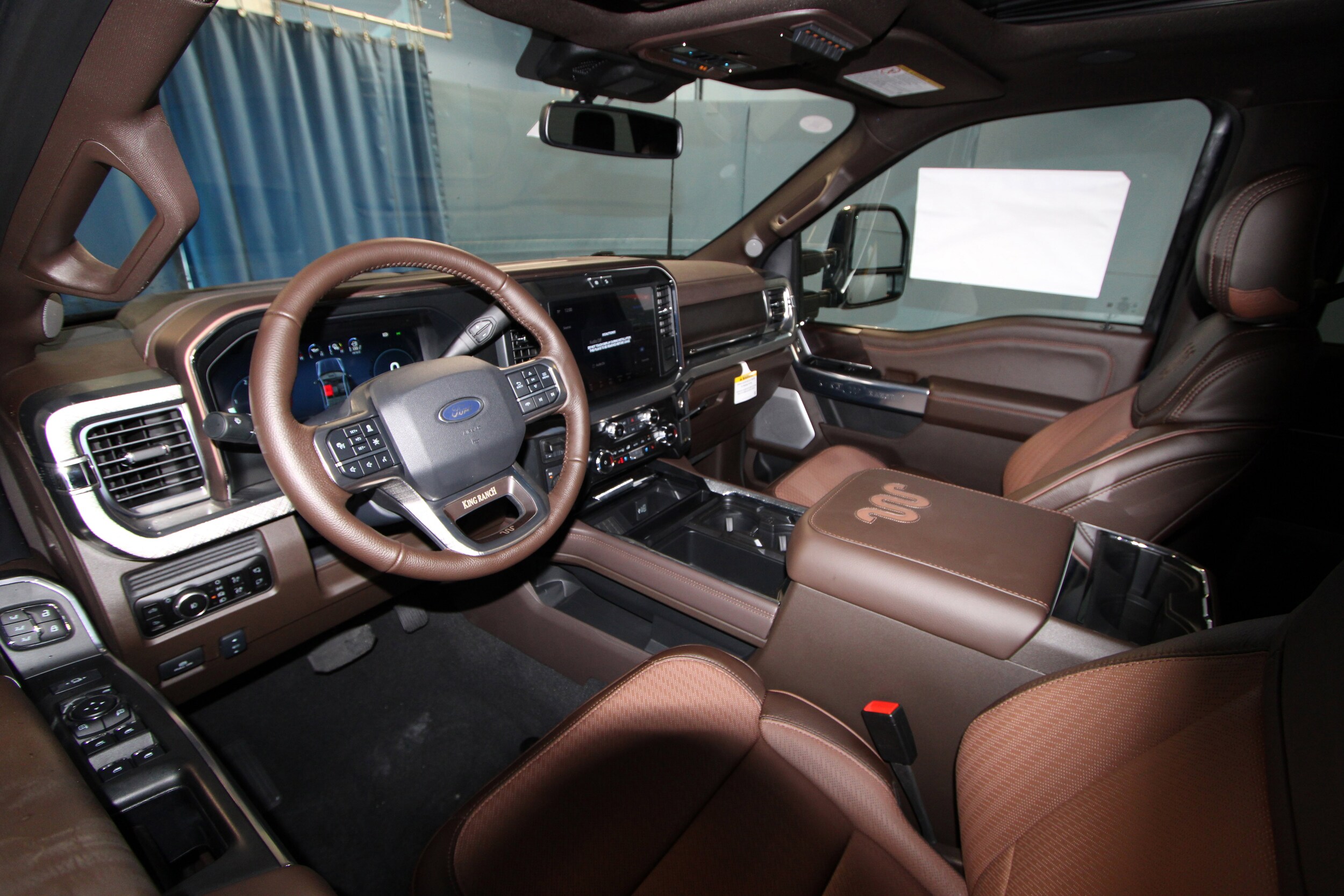 2025 Ford F-250 King Ranch photo 2