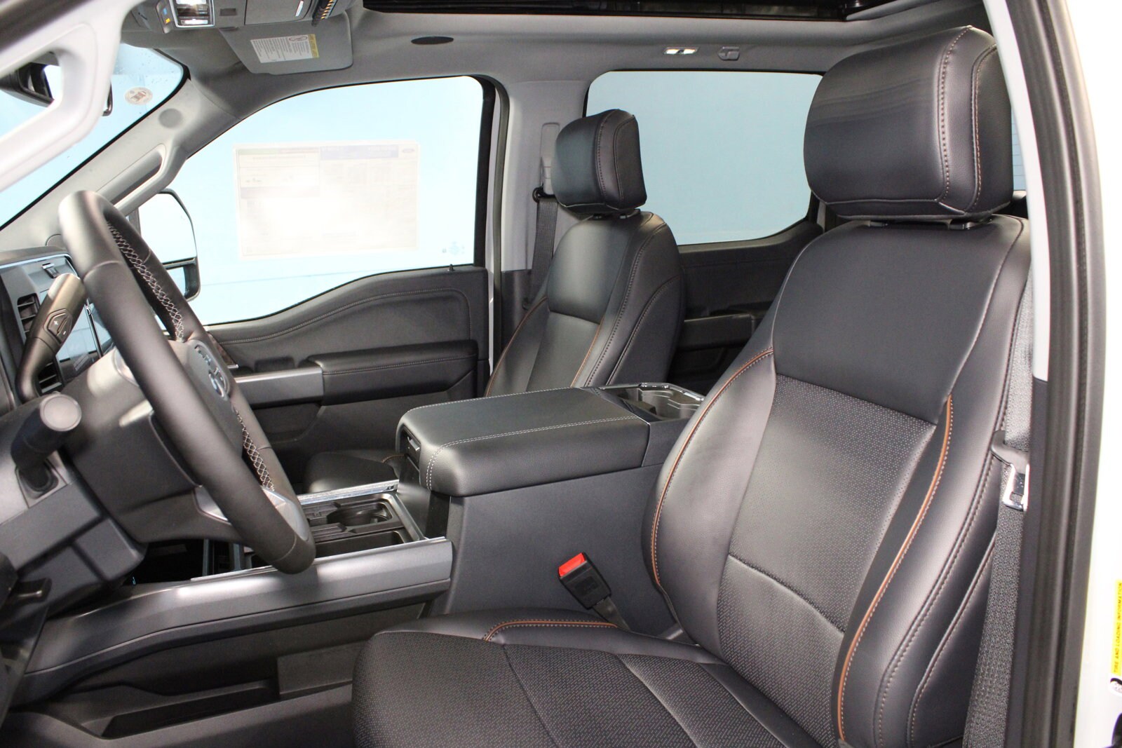 2025 Ford F-350 Lariat photo 3