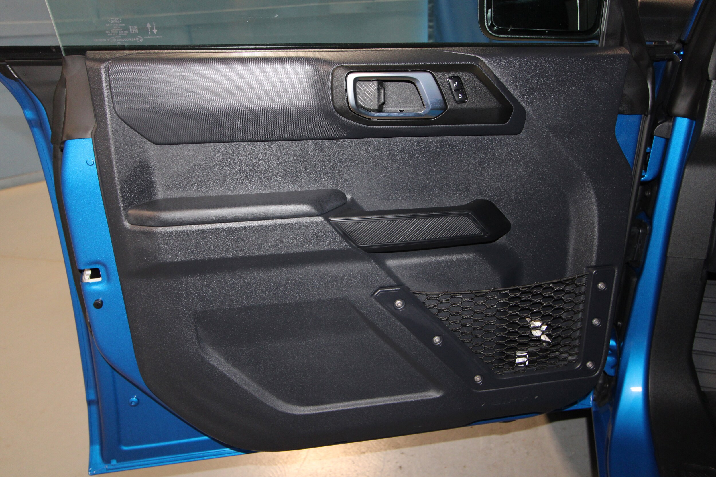 2025 Ford Bronco Base photo 4