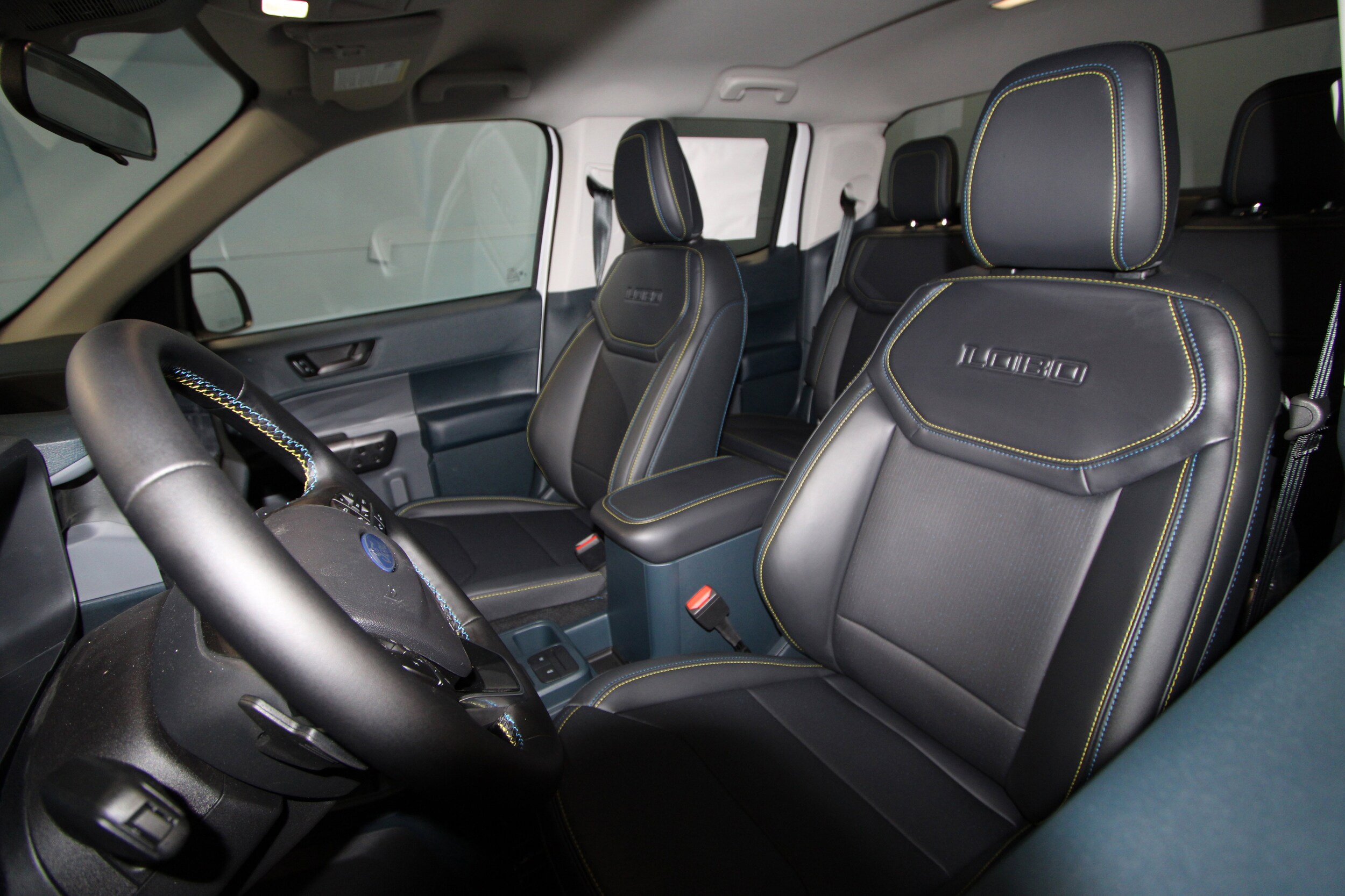2025 Ford Maverick photo 3
