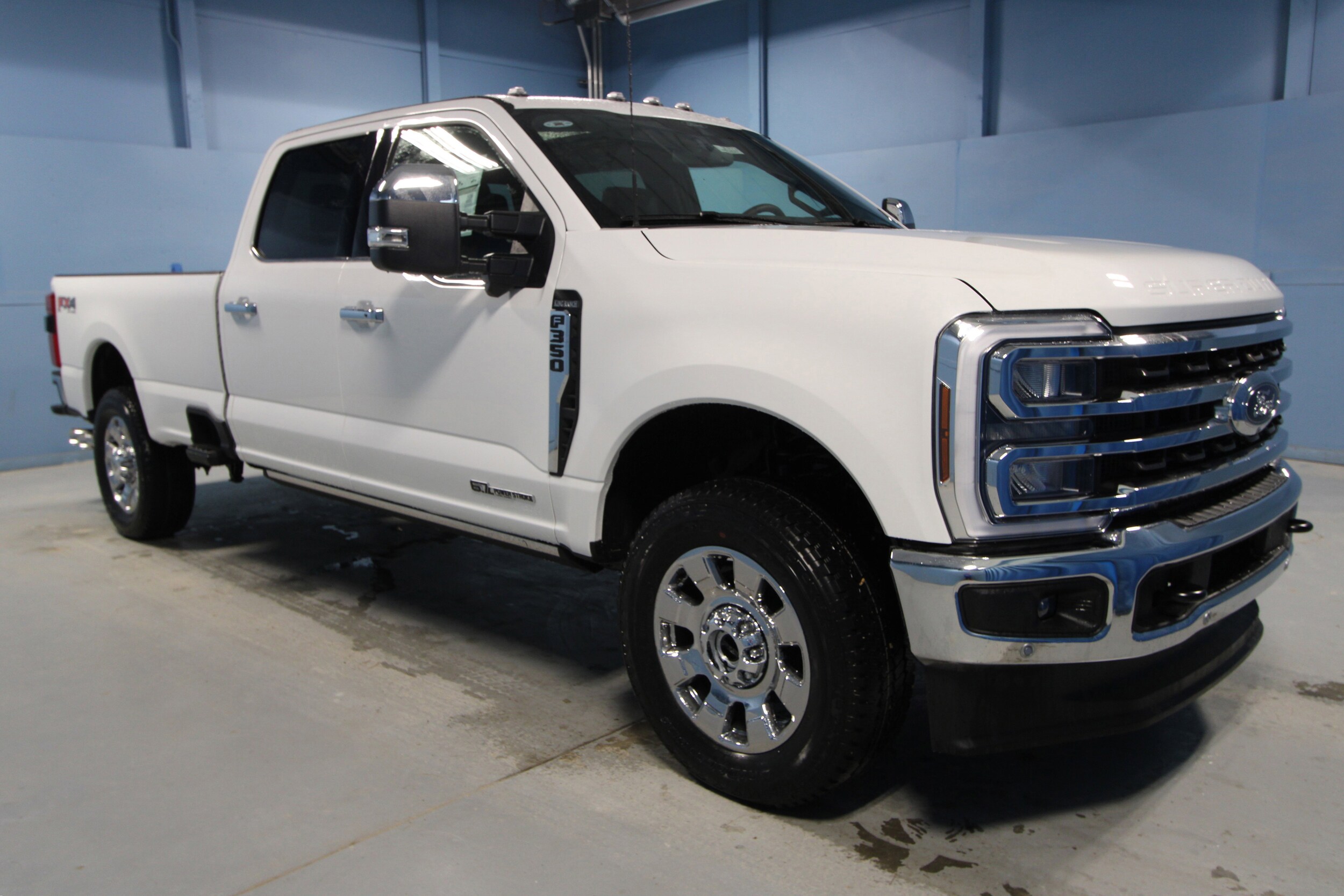 2025 Ford F-350 King Ranch photo 2
