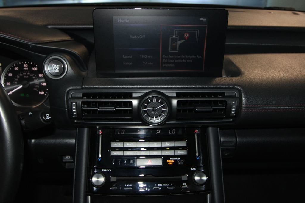2024 Lexus IS 300 - Photo 16