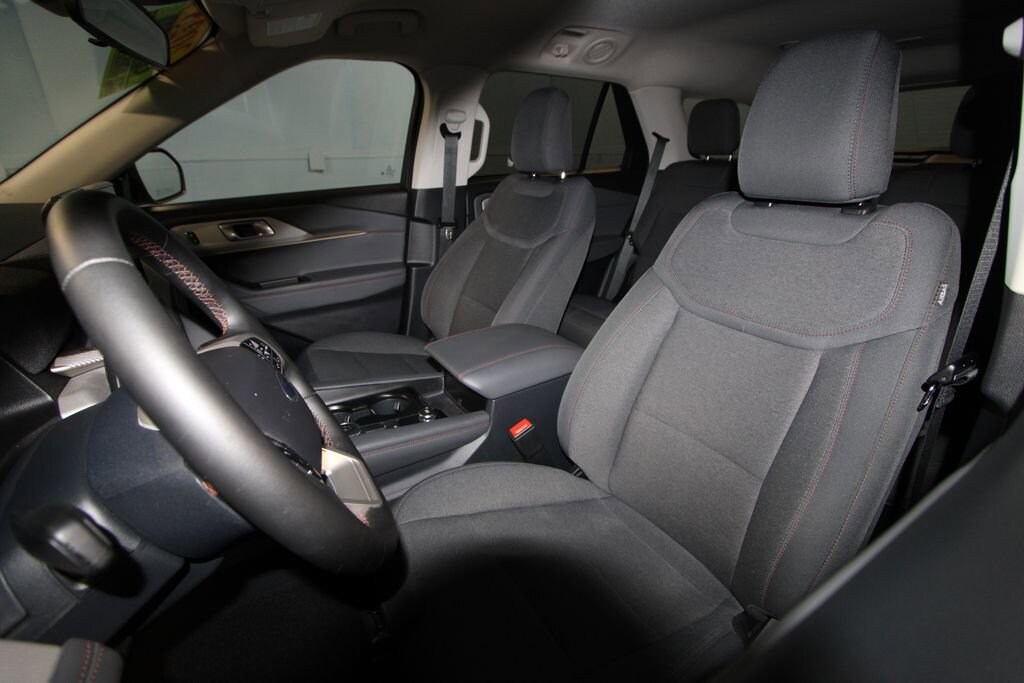 Used 2025 Ford Explorer Active SUV