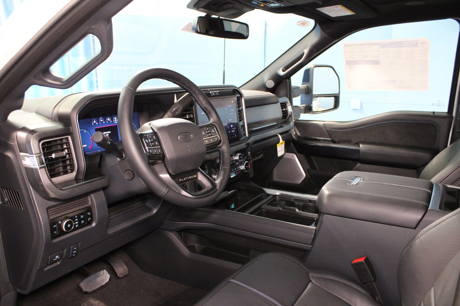 2025 Ford F-250 Platinum photo 2