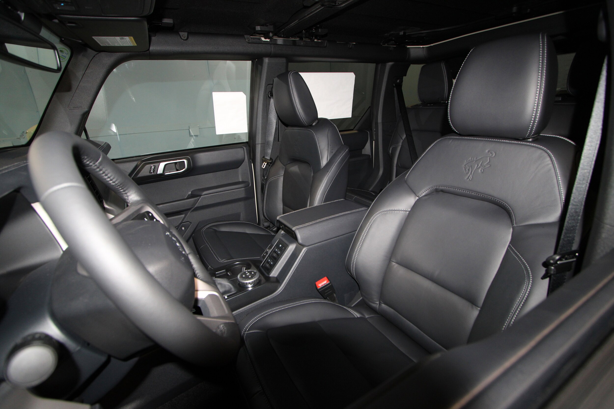 2025 Ford Bronco Outer Banks photo 2