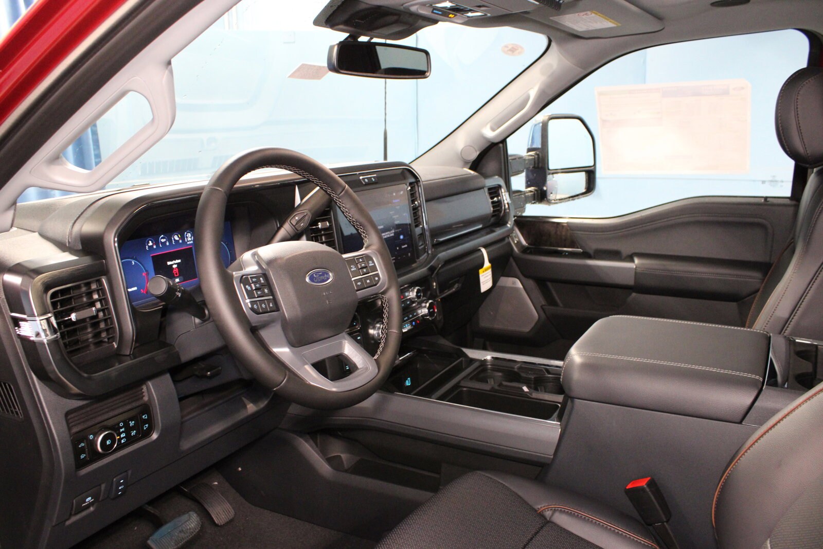 2025 Ford F-350 Lariat photo 2