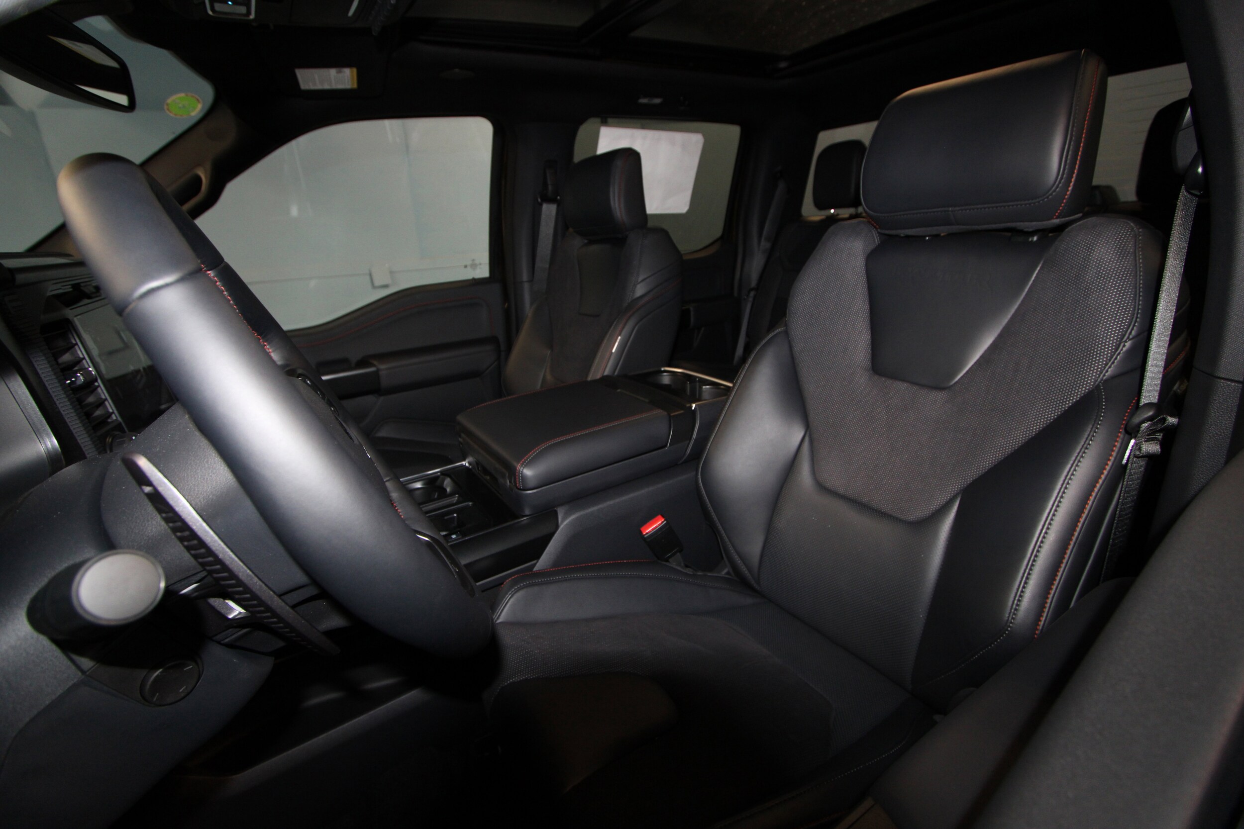 2025 Ford F-150 Raptor photo 3