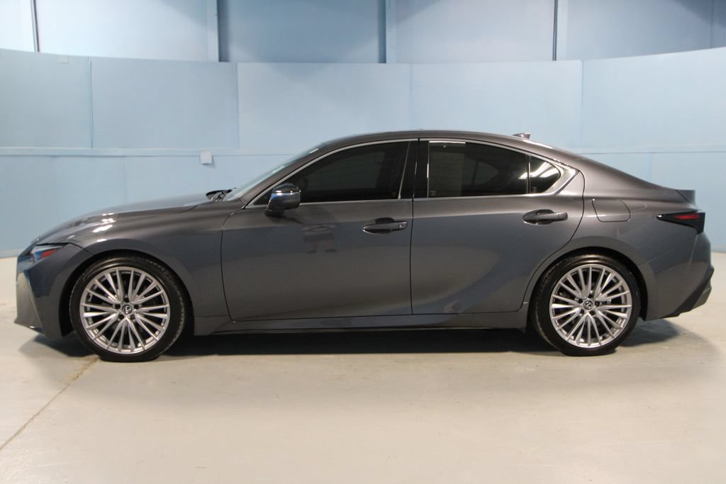 2024 Lexus IS 300 - Photo 30