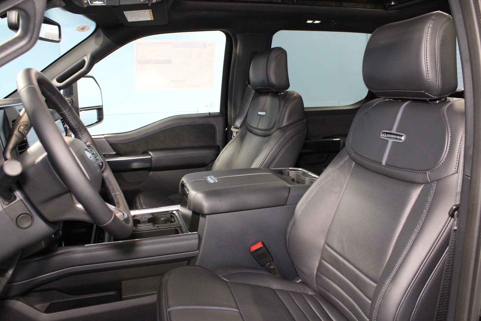 2025 Ford F-250 Platinum photo 3