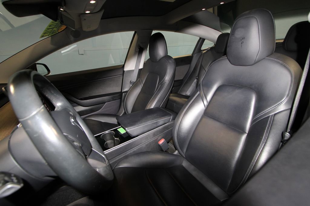 2019 Tesla Model 3 Long Range photo 2