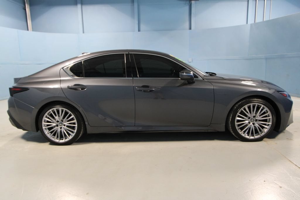 2024 Lexus IS 300 - Photo 34