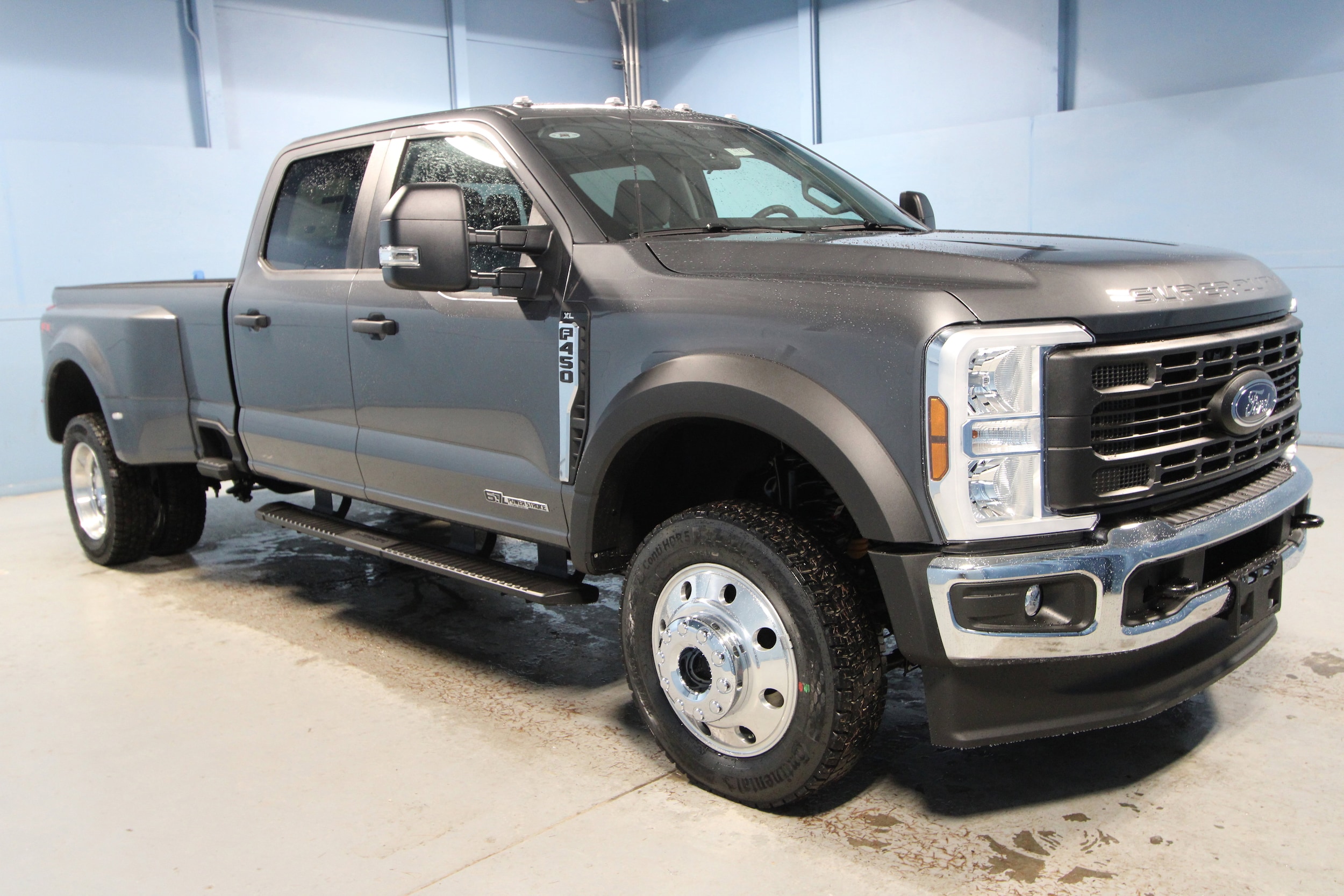 2026 Ford F-450 Super Duty XL's photo