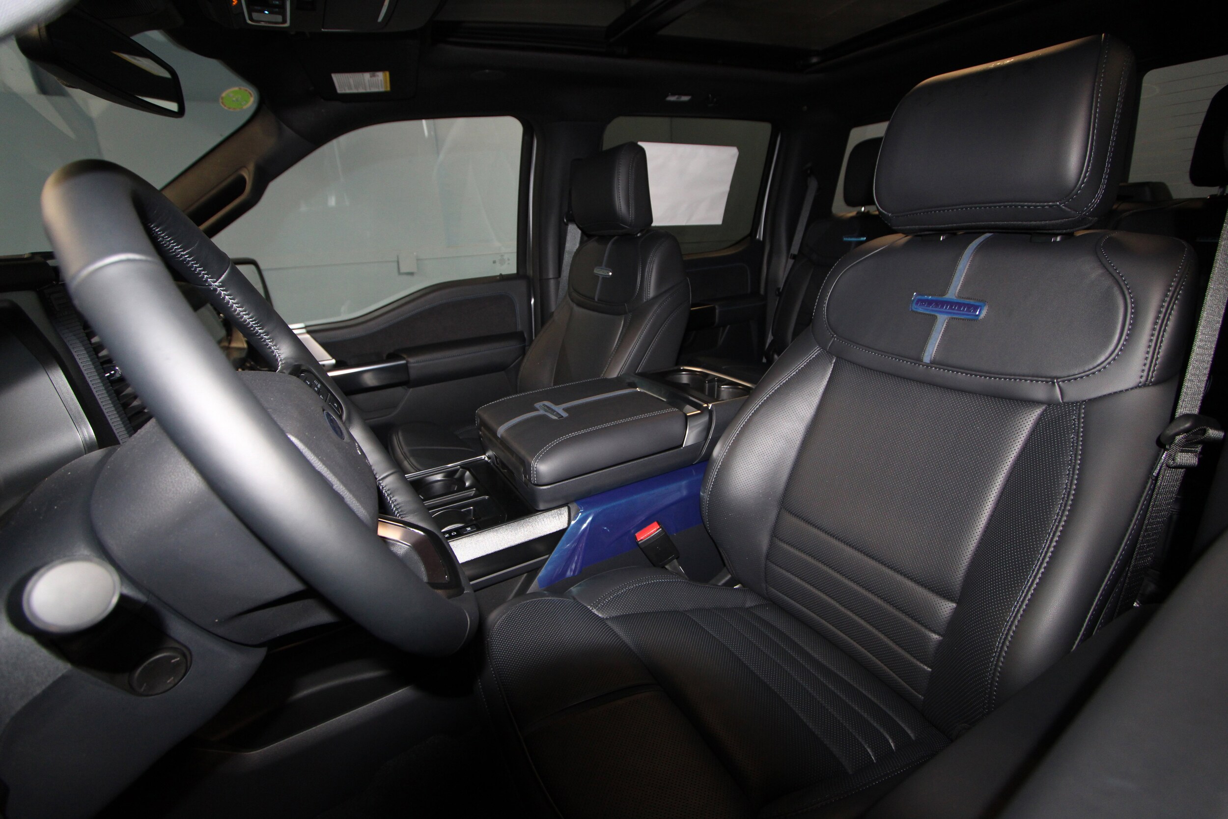 2025 Ford F-150 Platinum photo 3