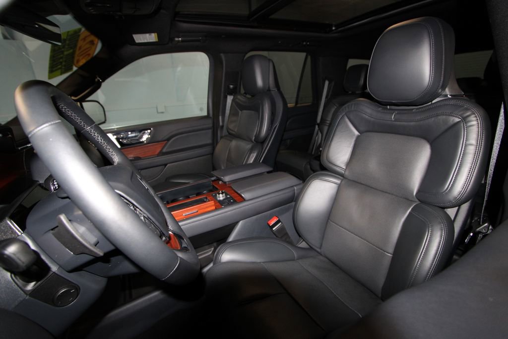 2024 Lincoln Navigator Reserve photo 3