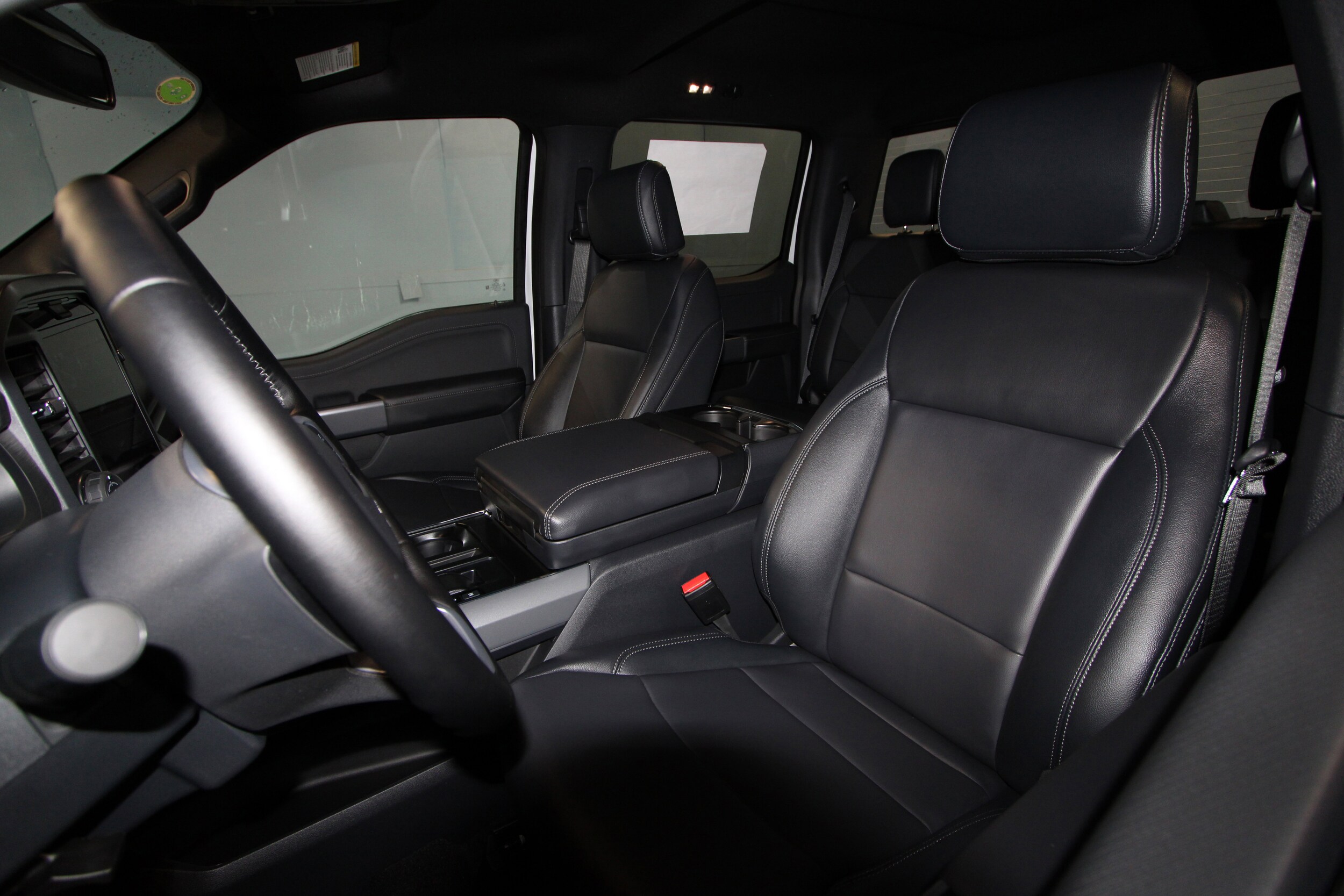 2025 Ford F-150 XLT photo 3
