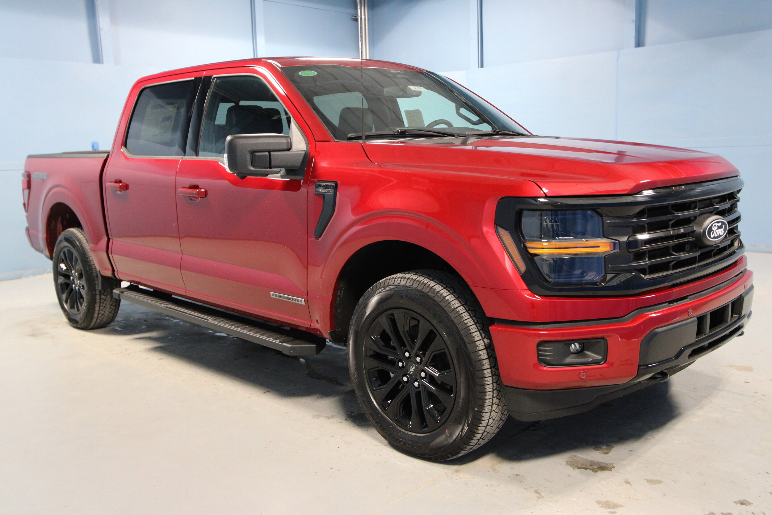 2025 Ford F-150 XLT photo 2