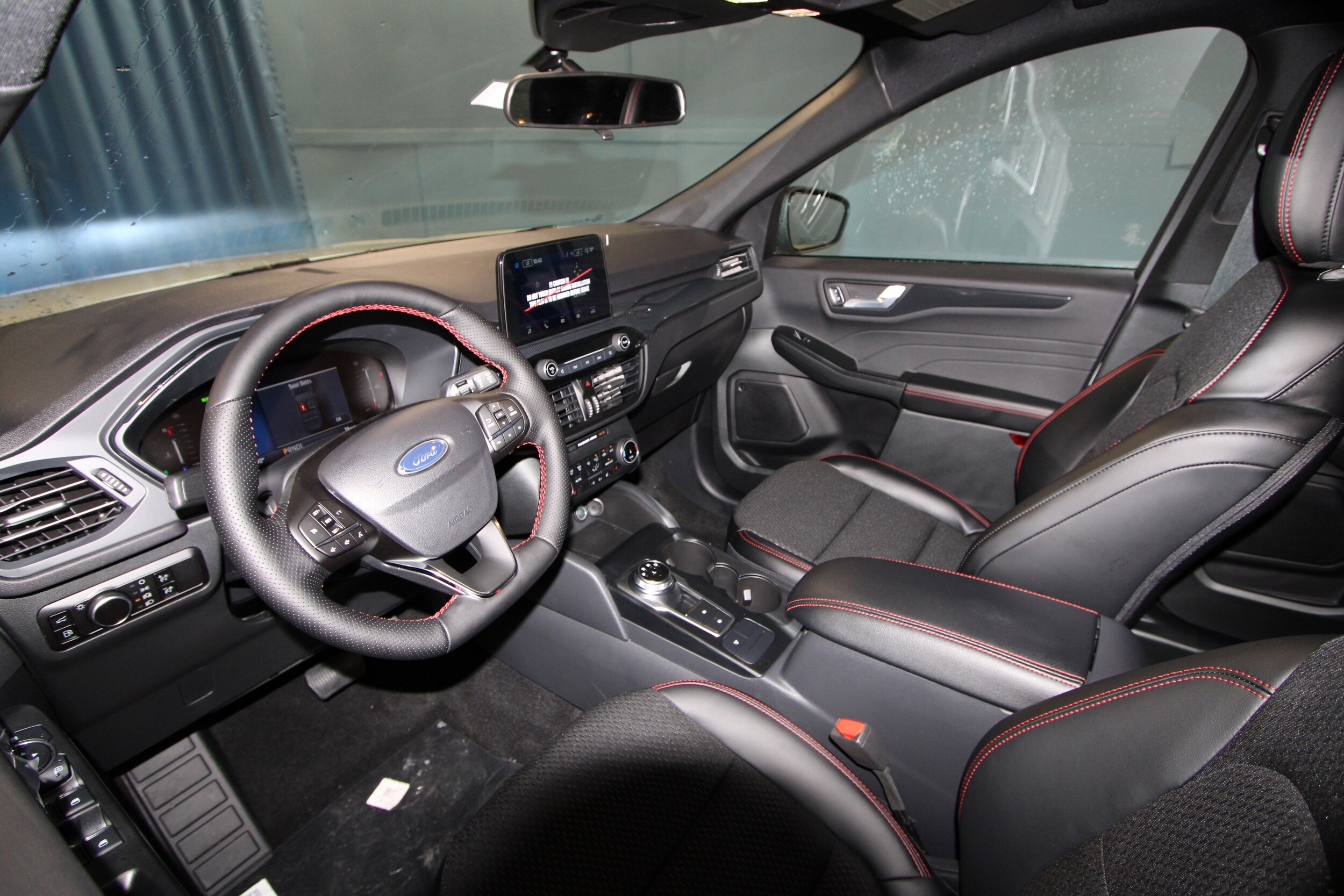 2025 Ford Escape ST-Line photo 2