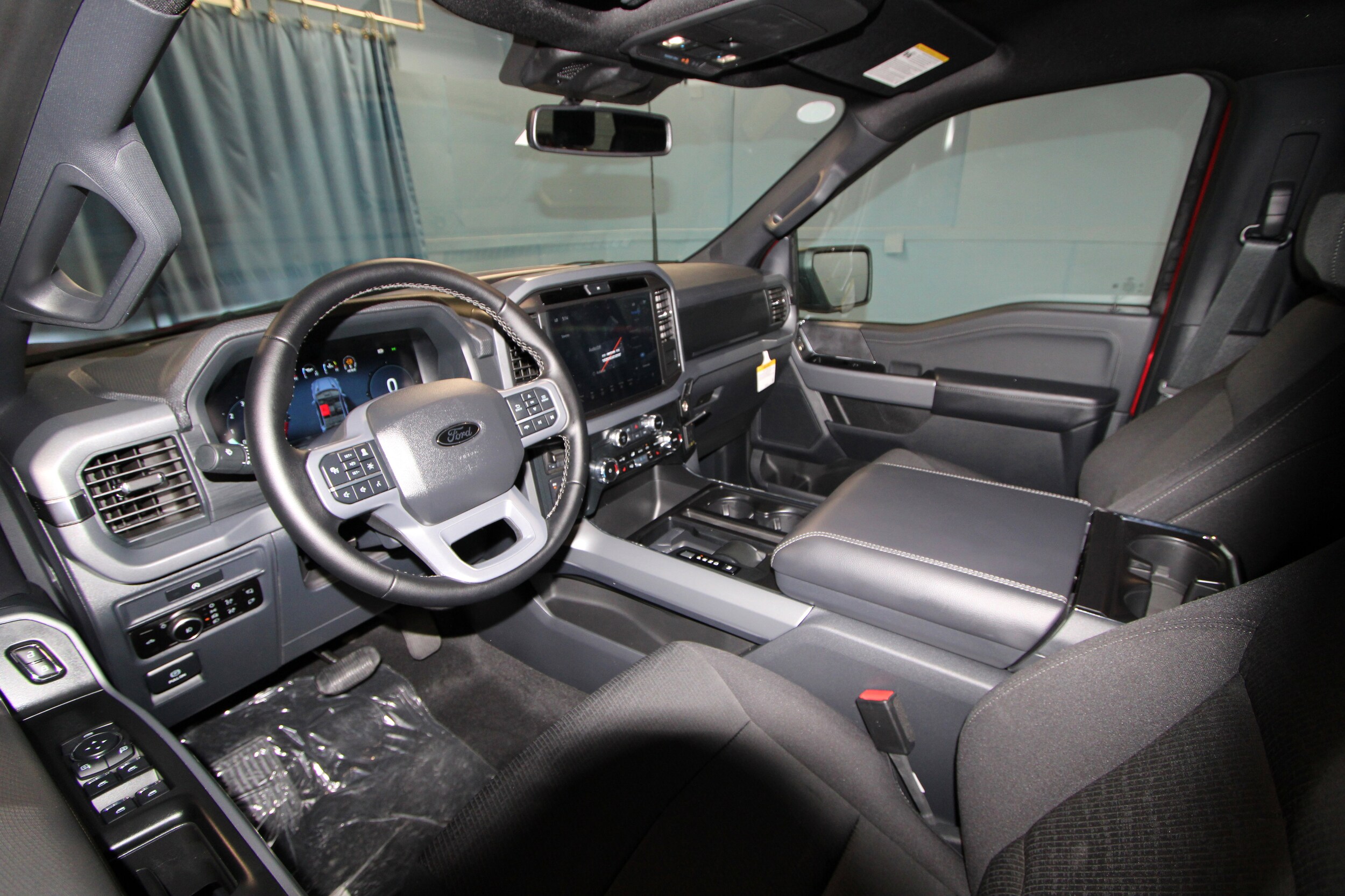 2025 Ford F-150 XLT photo 3