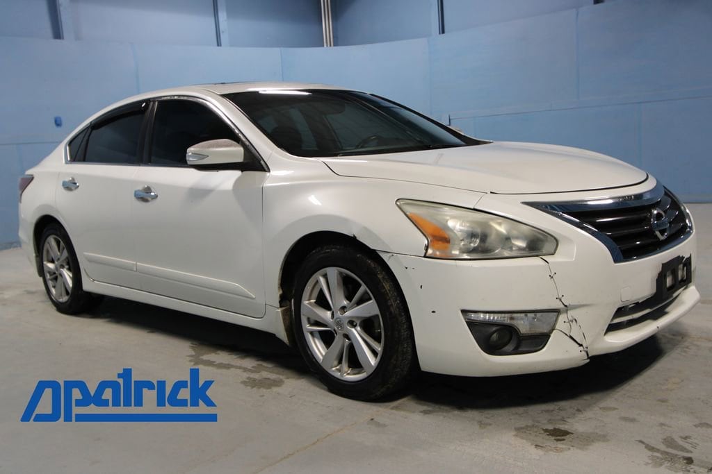 2014 Nissan Altima SV's photo
