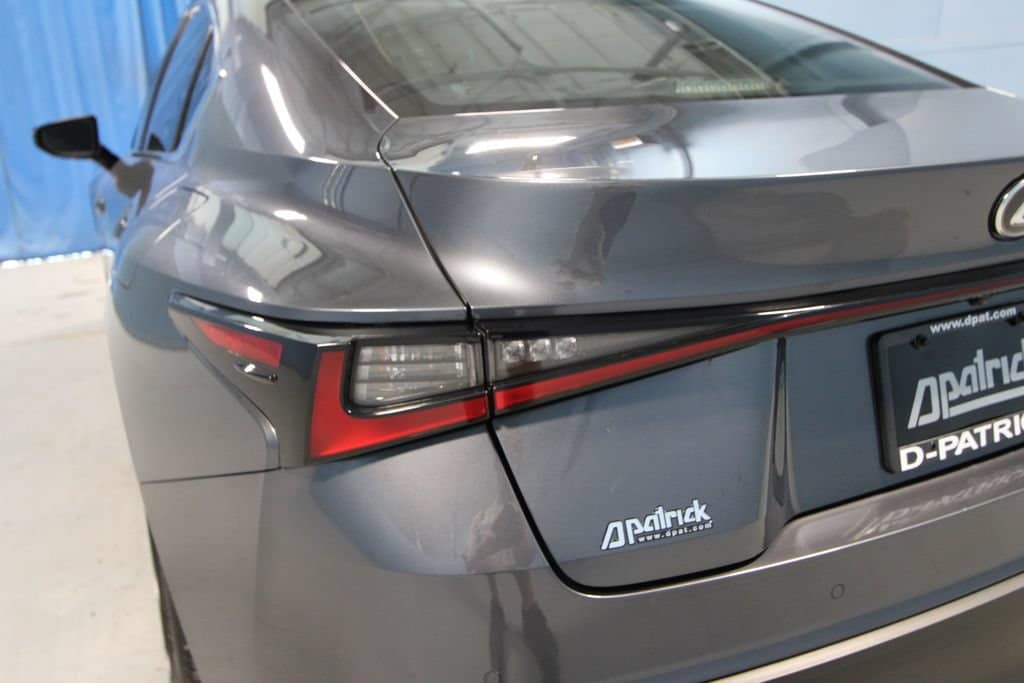 2024 Lexus IS 300 - Photo 37