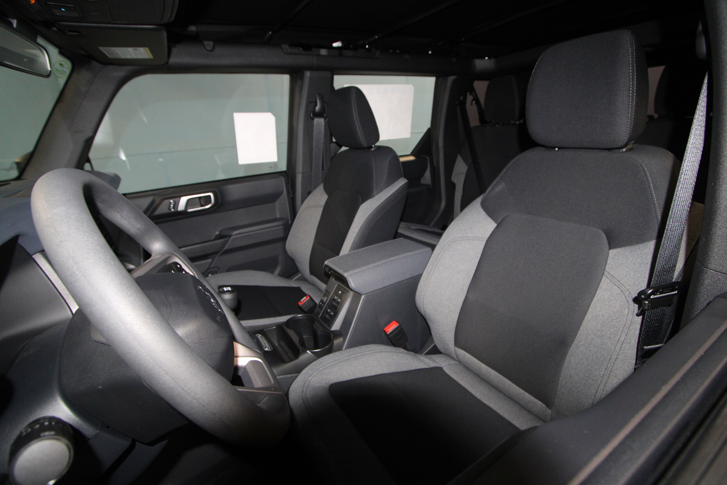 2025 Ford Bronco Base photo 4