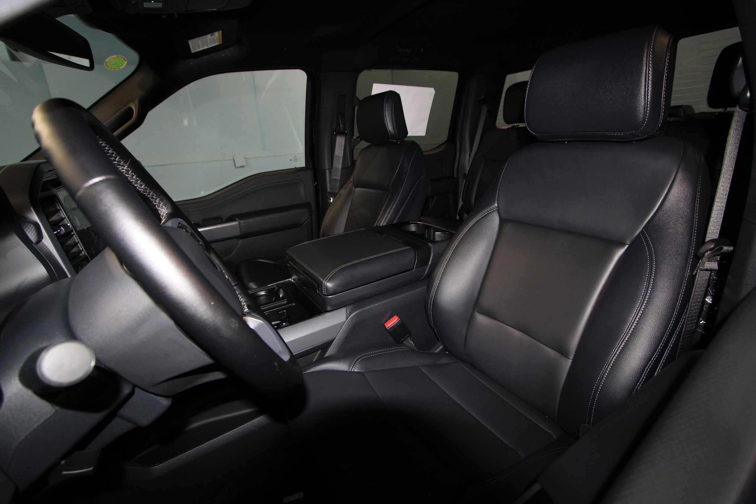 2025 Ford F-150 XLT photo 3