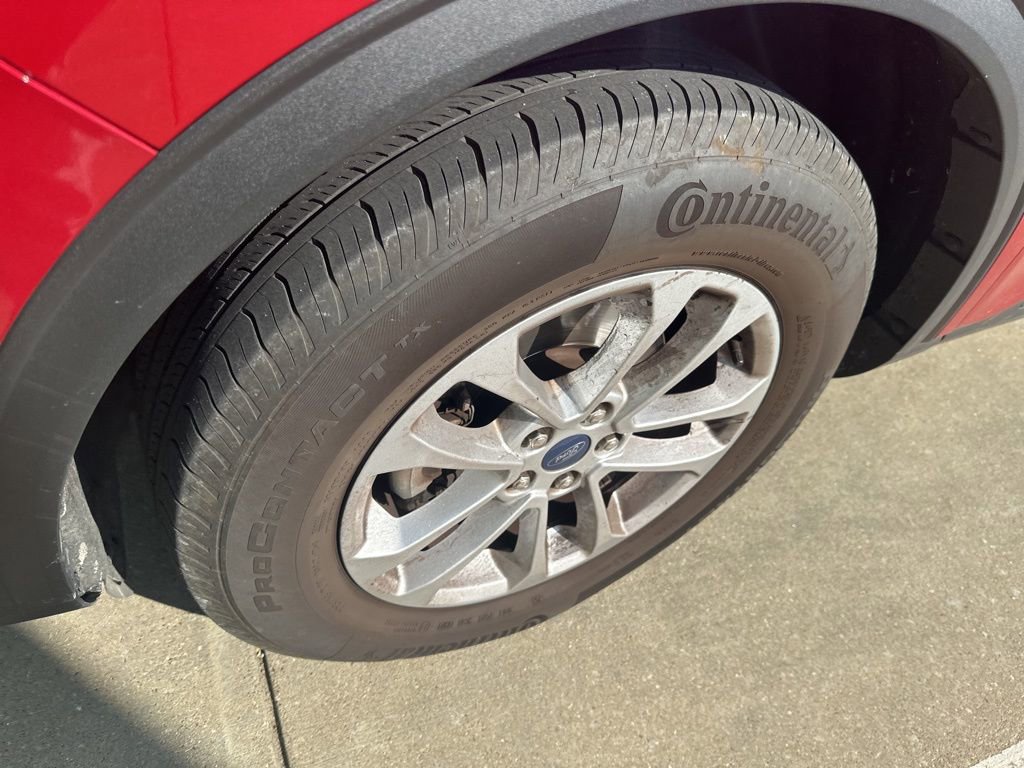 2022 Ford Escape SE Sport photo 2