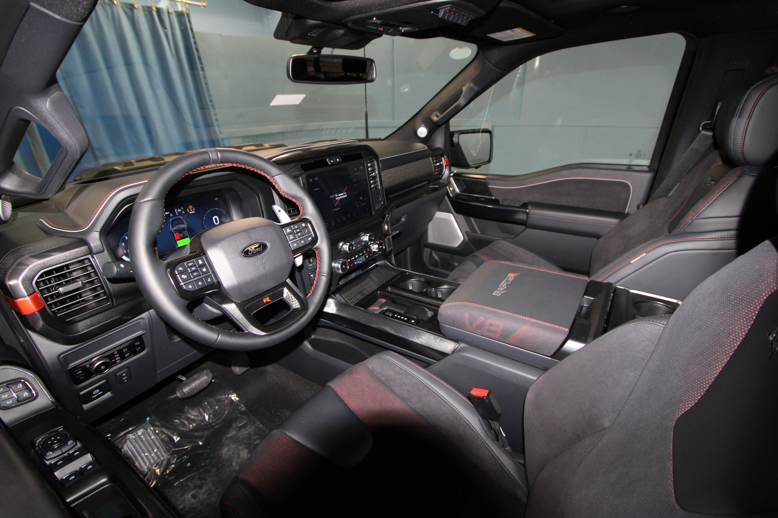 2025 Ford F-150 Raptor photo 3