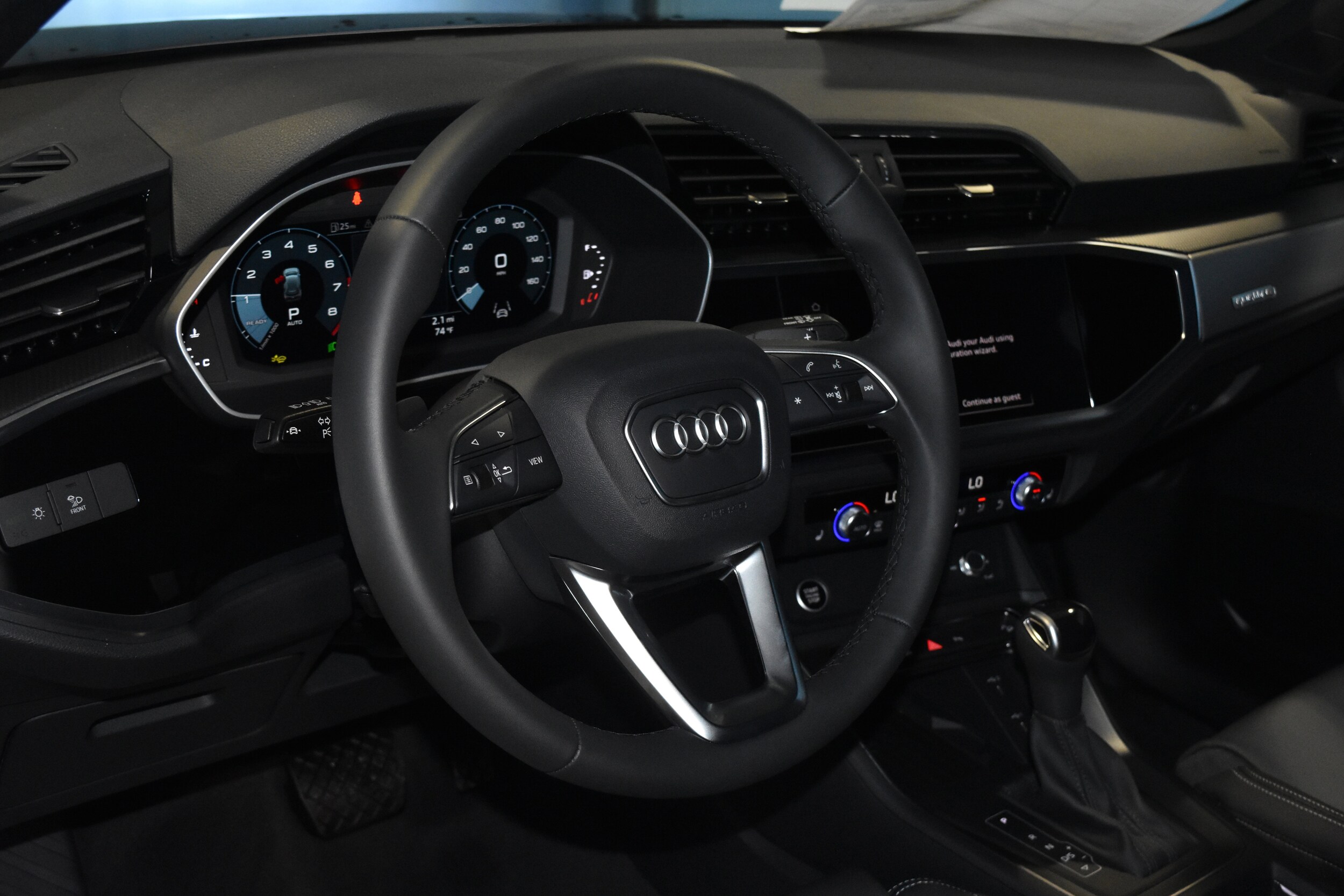 2025 Audi Q3 45 TFSI S line Premium photo 3