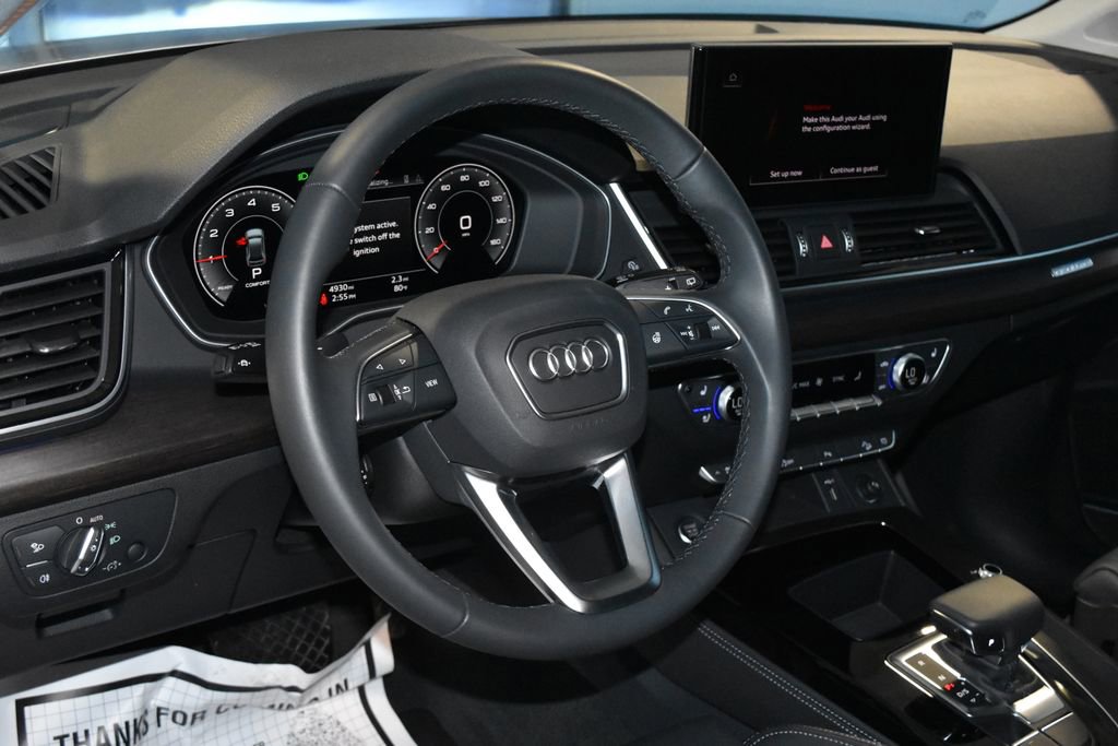 2025 Audi Q5 45 S line Premium Plus photo 2