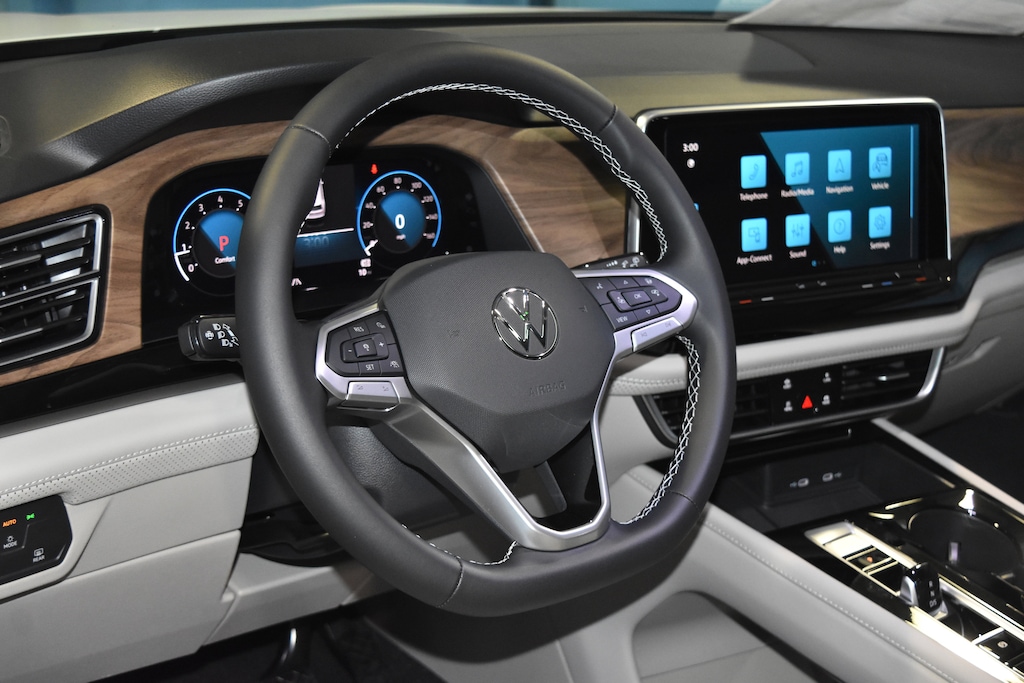 New 2026 Volkswagen Atlas 2.0T SE w/Technology SUV