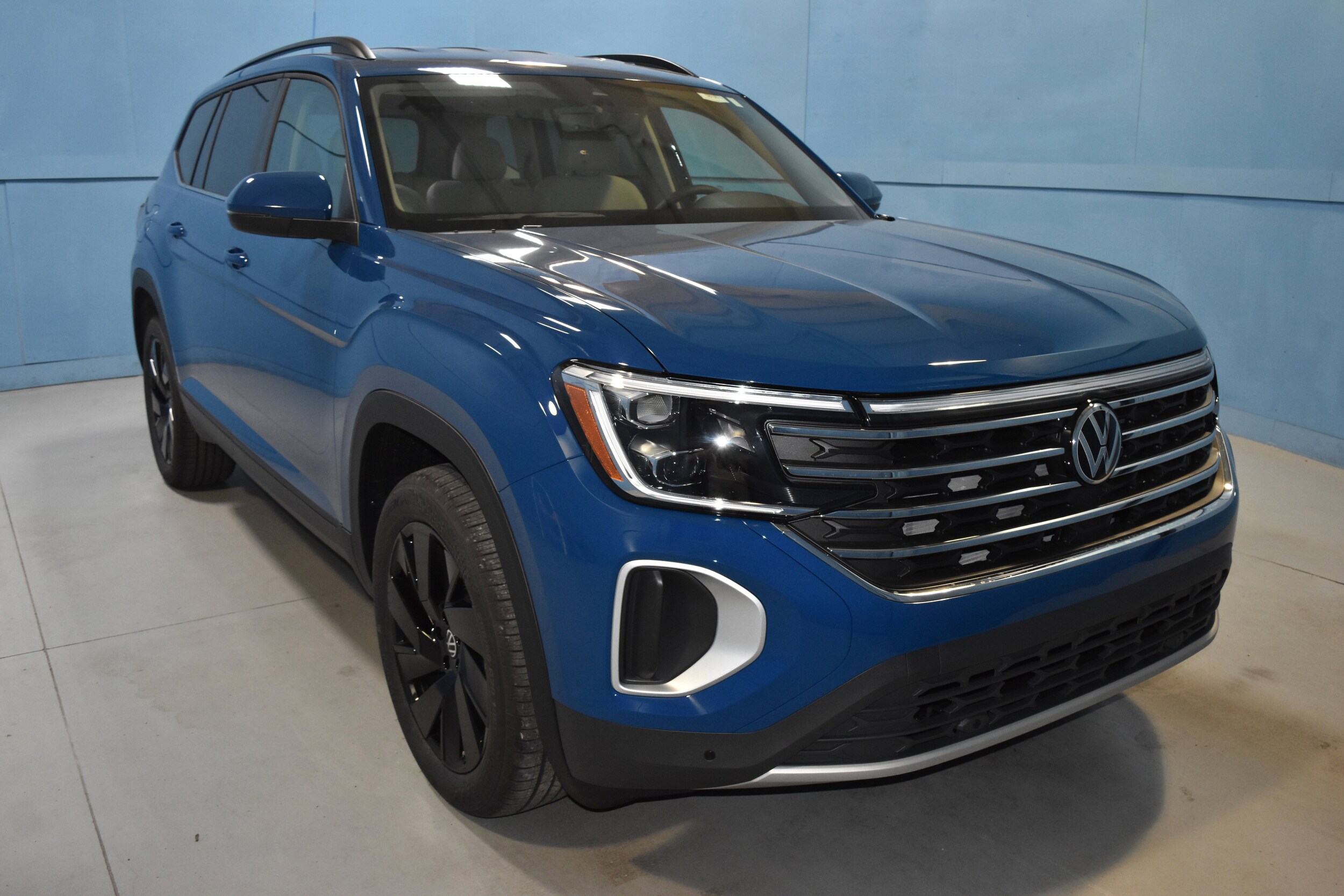 2026 Volkswagen Atlas SE Technology photo 2